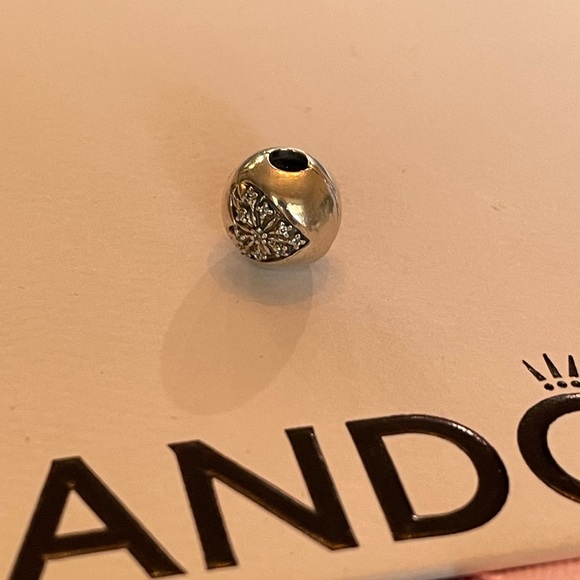 Authentic Pandora Heart of Winter Clip charm with sterling and cz retired HTF - Picture 2 of 6